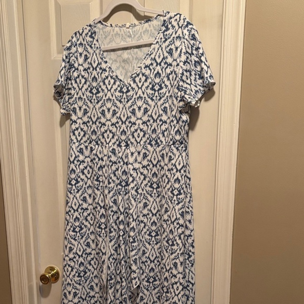 Chic Blue and White Ikat Midi‎ Dress